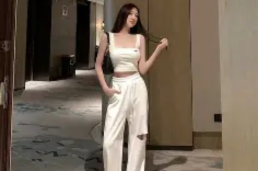 网红卖YW袜子一年赚116万本人出面澄清直男卖腐这么有市场！